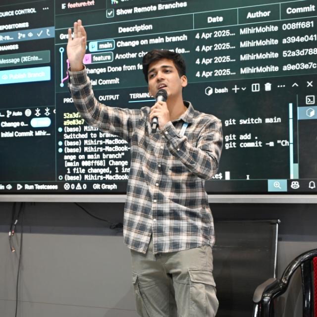 Mihir Mohite presenting at CoDeC, MIT-WPU
